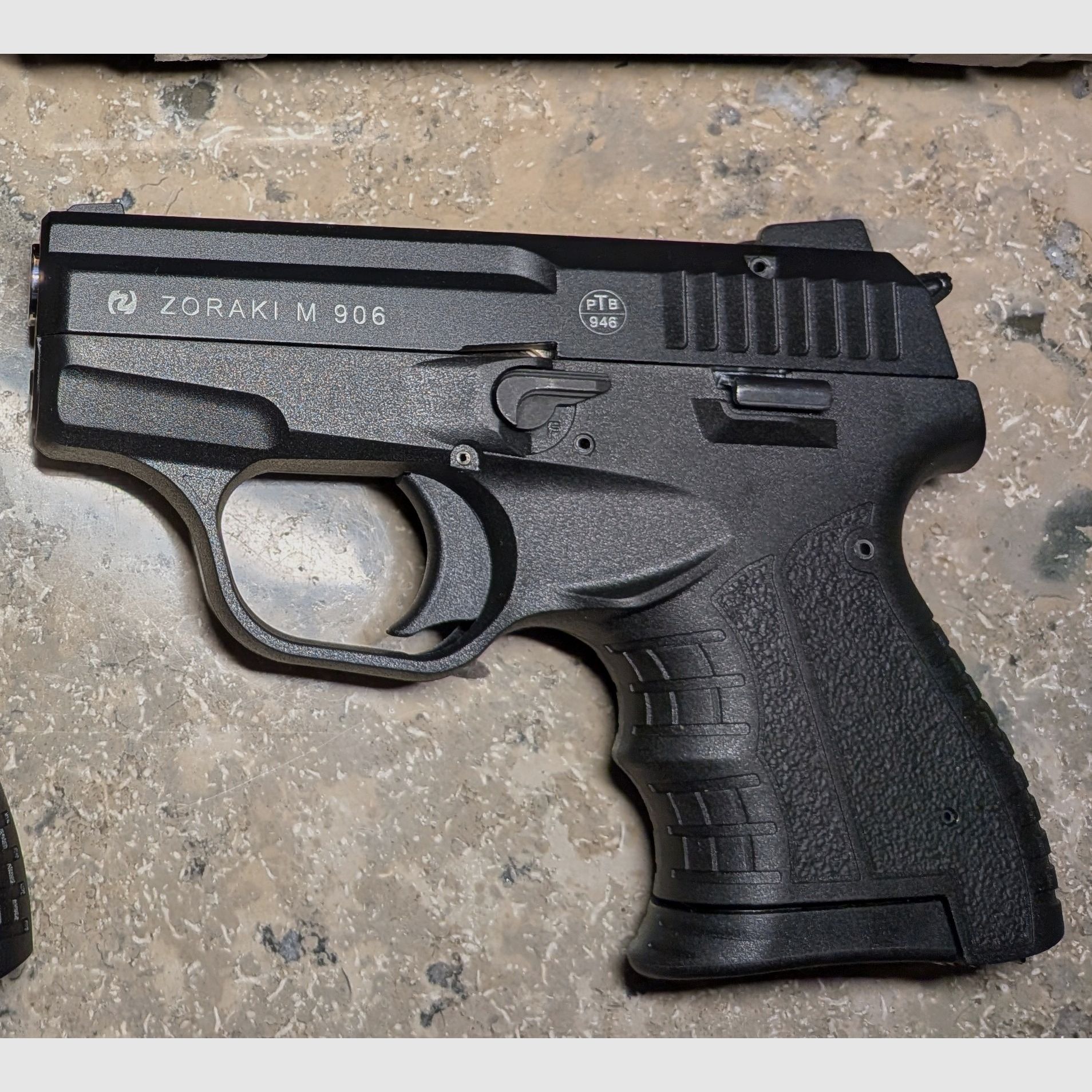 Zoraki 906 Alte PTB 946 Schreckschusspistole schwarz