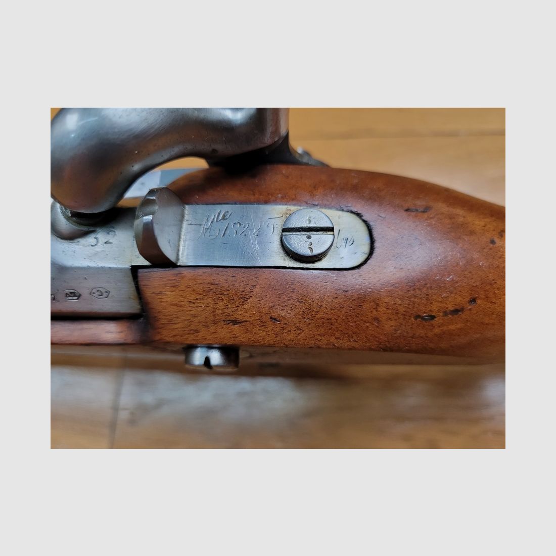 Schöner Voltigeur-Gewehr 1822 Tbis – Königliche Manufaktur Saint-Etienne 1830 – Umgebaut T in Tulle dann Bis in Tulle ebenfalls – Perfekt homogen – Bajonett – Hervorragender Zustand!, Bild 1 von 32