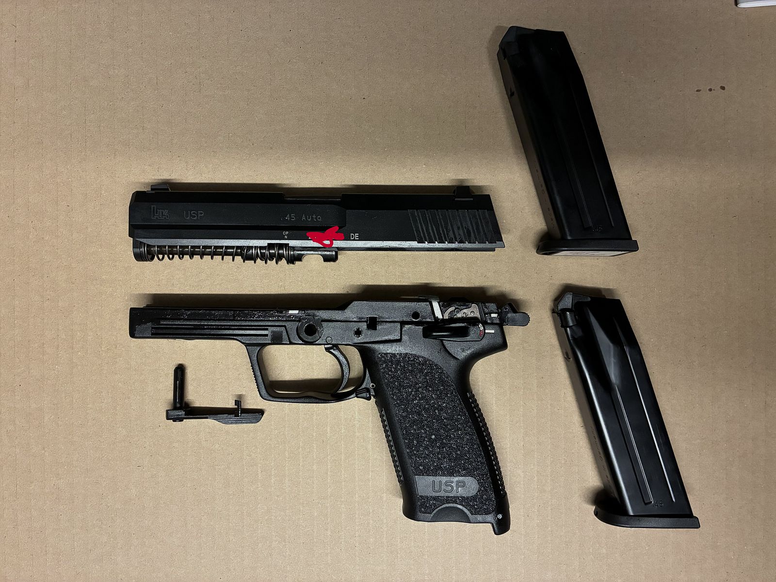 Heckler & Koch USP .45 ACP – 2 chargeurs, mallette d’origine et mode d’emploi, image 2 sur 10