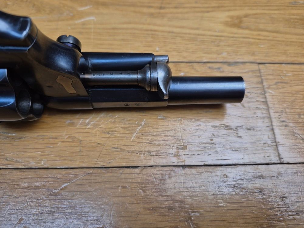 Wunderschöner Offiziersrevolver Modell 1874 – Vollständig monomatrikulierte Waffe – Produktion MAS im Jahr 1875 – Eines der ersten Exemplare, die an den 6. Jäger von Sedan geliefert wurden – Hervorragender Lauf – Mechanisch einwandfrei – Seltenheitszustand! – TBE++, Bild 13 von 25