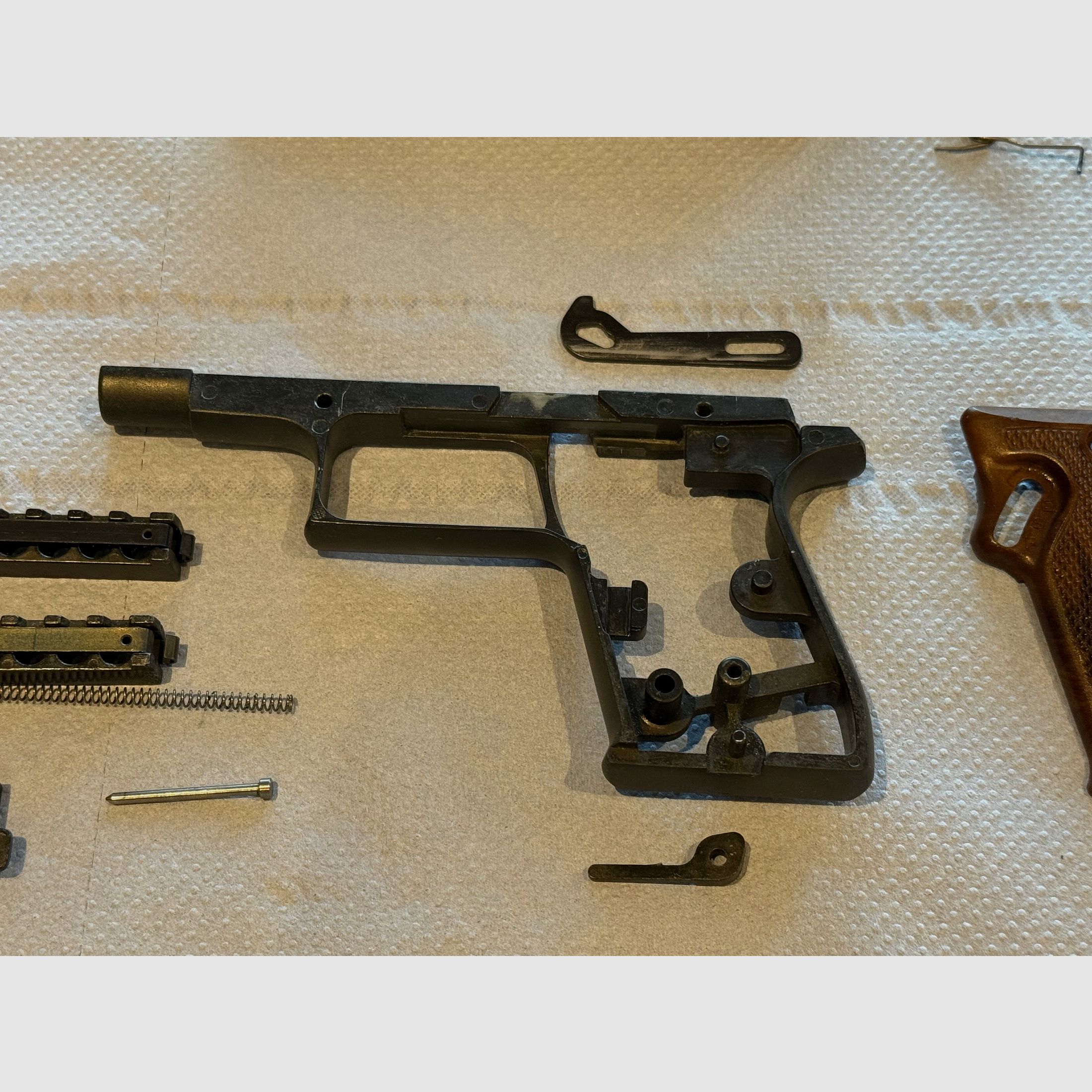 Röhm RG300 – Compact blank-firing pistol in caliber 6mm Flobert (PTB 327)