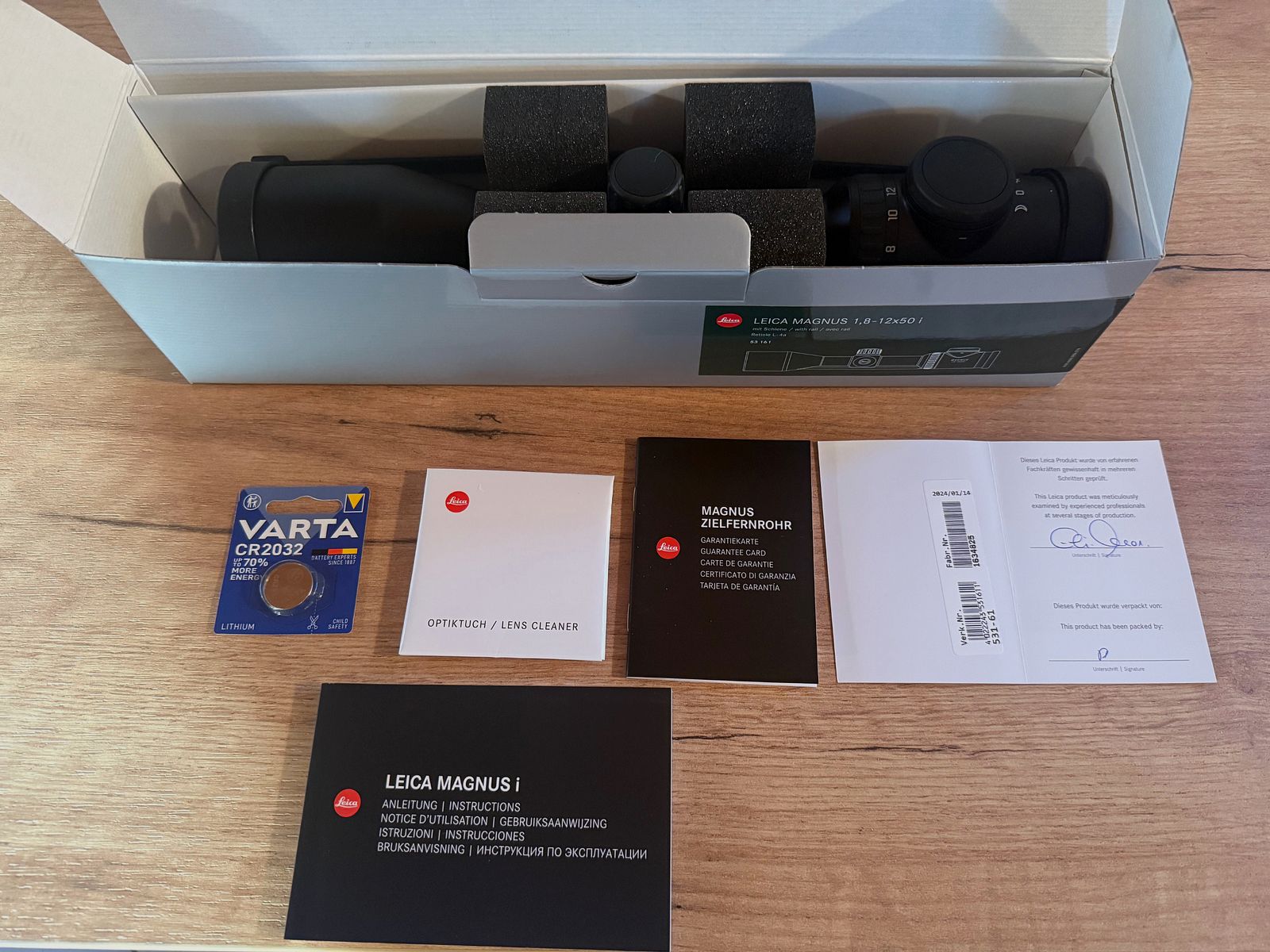 Leica Magnus 1,8-12x50 i, con guida