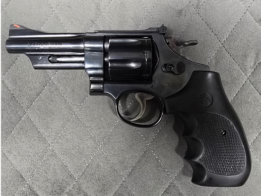 Modell: Smith & Wesson (#1552), ohne (Waffe ohne Besonderheiten) - Kaliber: .357Mag (#120)