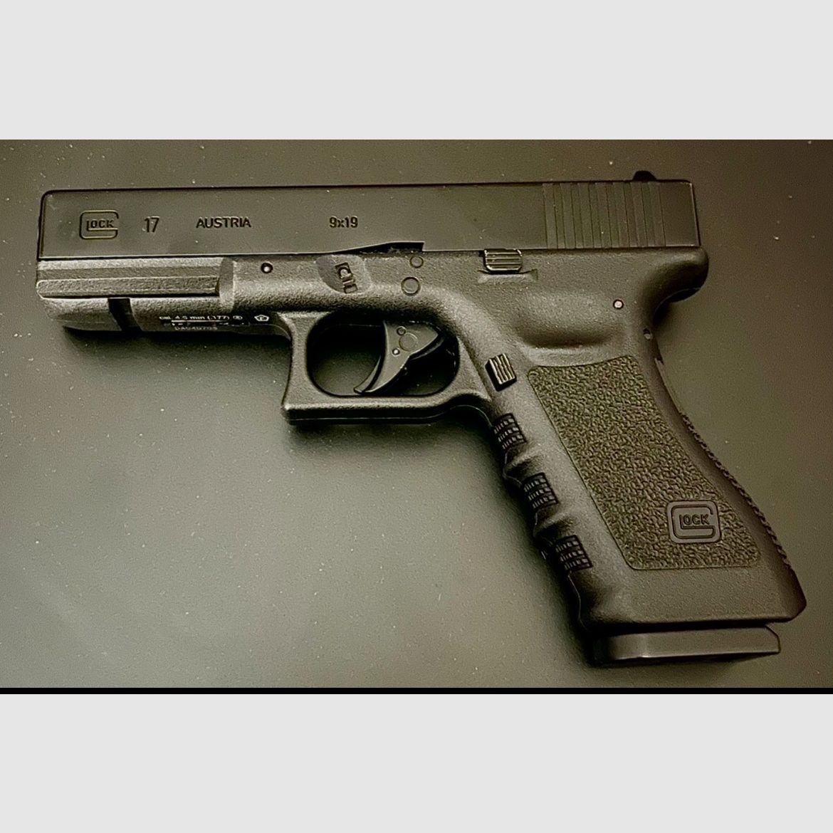 Glock 17 / Stahlkugeln-Kartusche im Magazin/ TOP ZUSTAND 