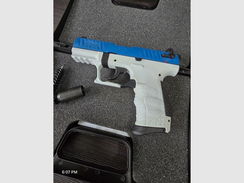 Walther P22Q Blue/White Edition