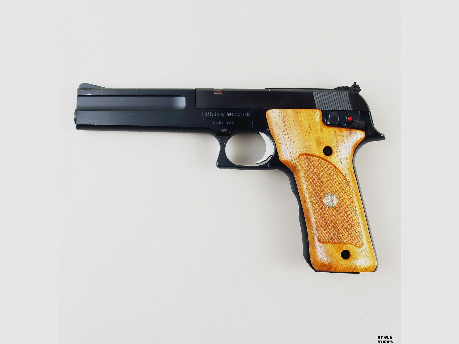 Smith & Wesson pistol mod. 422 cal. 22 LR serial no. TCK0370, image 1 of 10