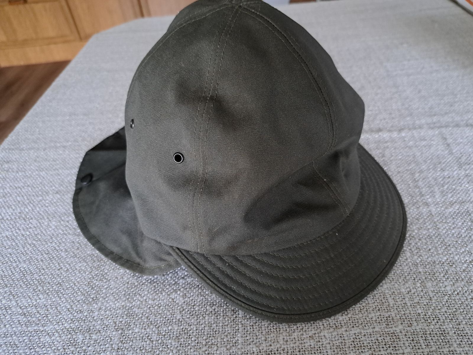 As new cap with neck protection from Colamtiss size 61