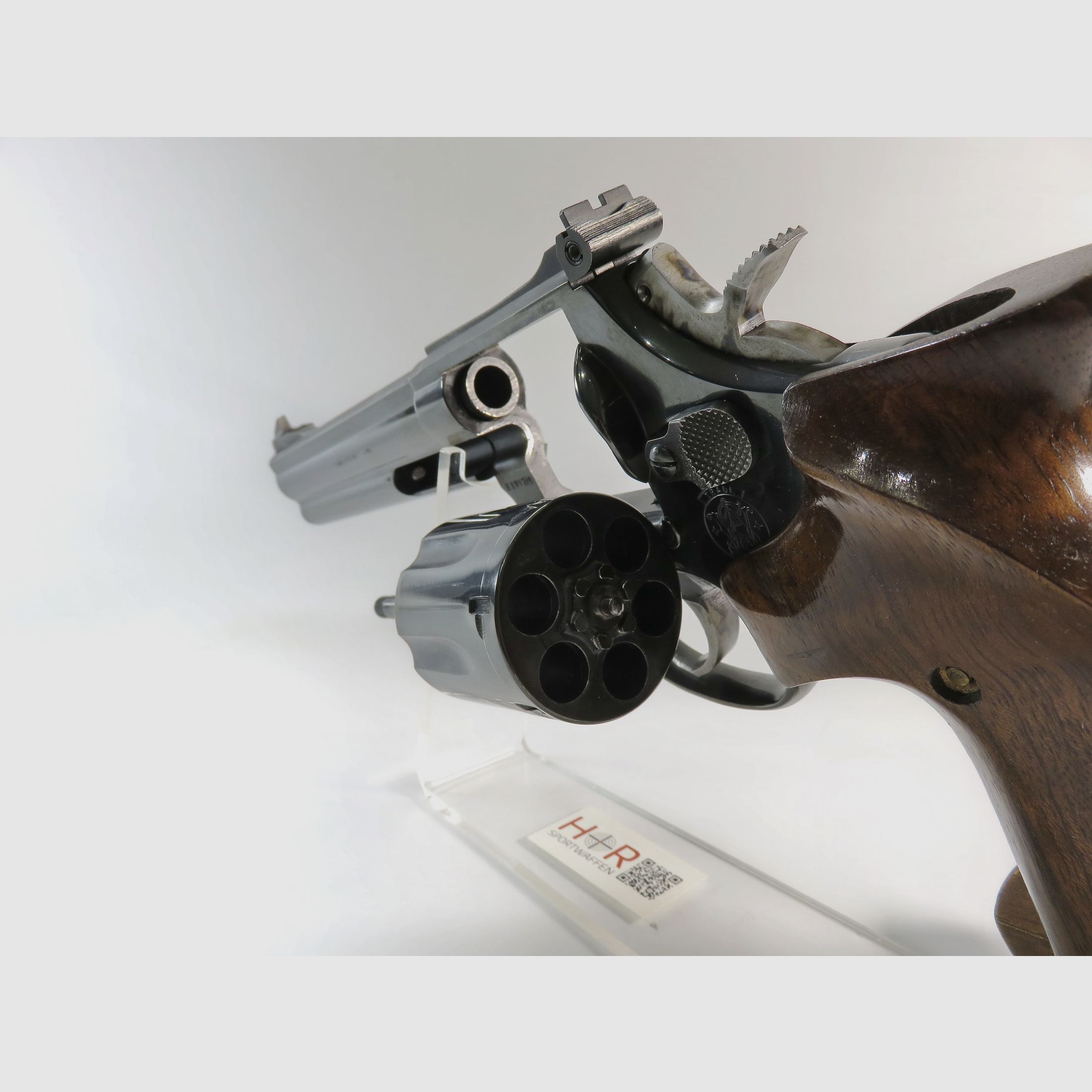 Revólver Smith & Wesson, modelo 586-3 | .357 Mag | 6 pulgadas | Pavonado | En excelente estado