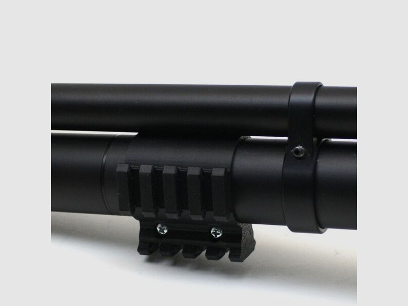 Kompakte Bottle Clamp mit drei Picatinny-Schienen für den Tank der FX Dreamline