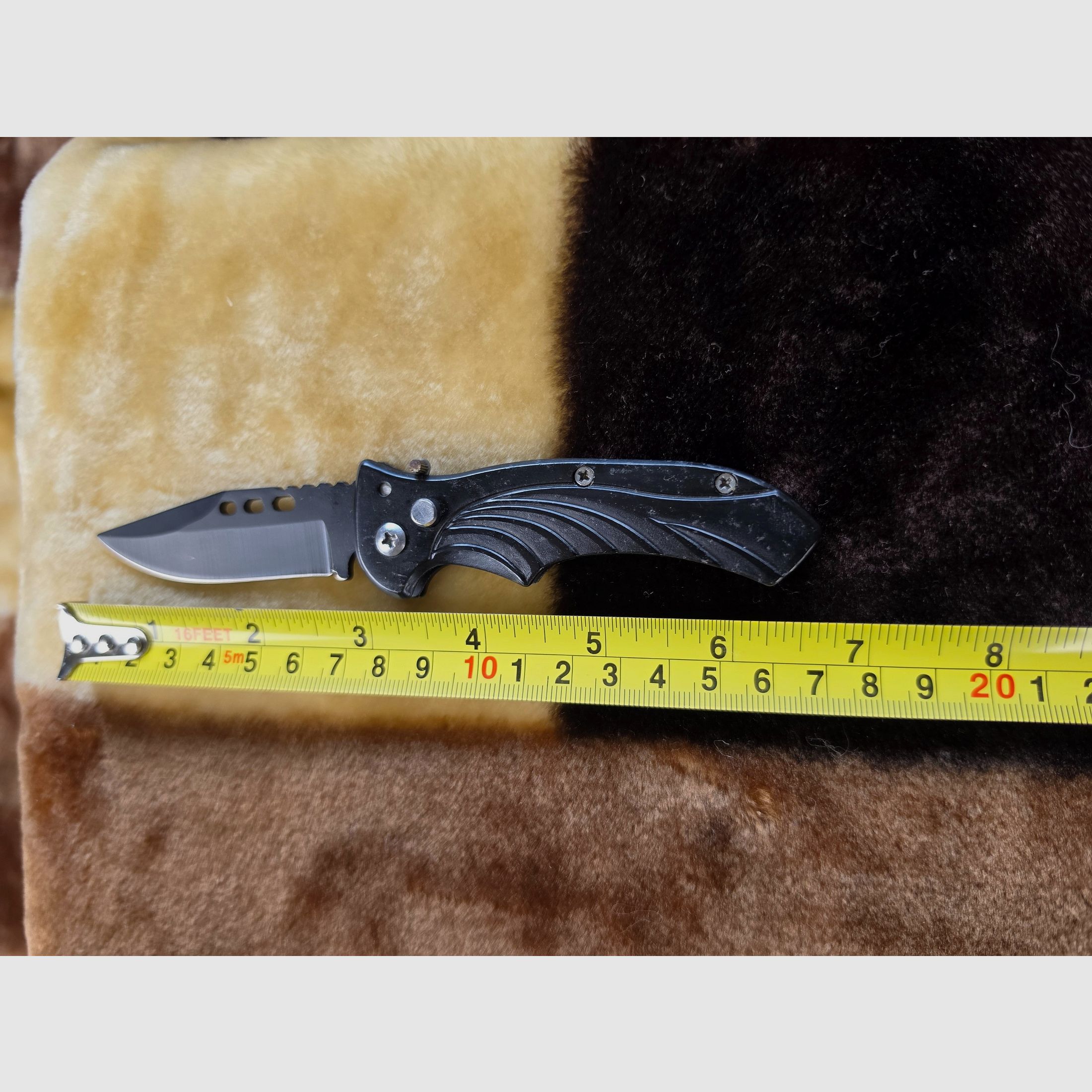 Kompaktes Taktisches Einhand-Klappmesser (Schwarz) mit Gürtelclip & Teilsägeschliff, Bild 3 von 5