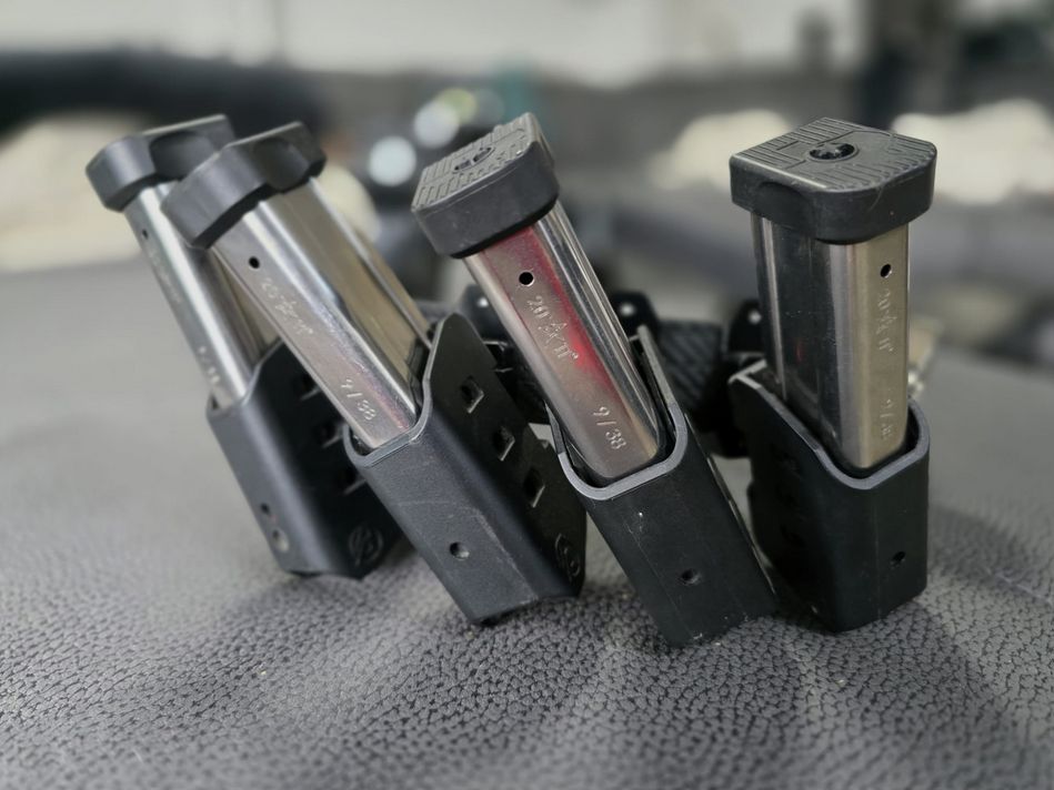 2011 HPS Racegun Open Master 9mm Major + STI Veriegelungsblock für das DAA X Holster + 4x DAA Magazintaschen + Magnet inkl. 4 STI Magazine (je 20 Schuss) + 1000 Geschosse