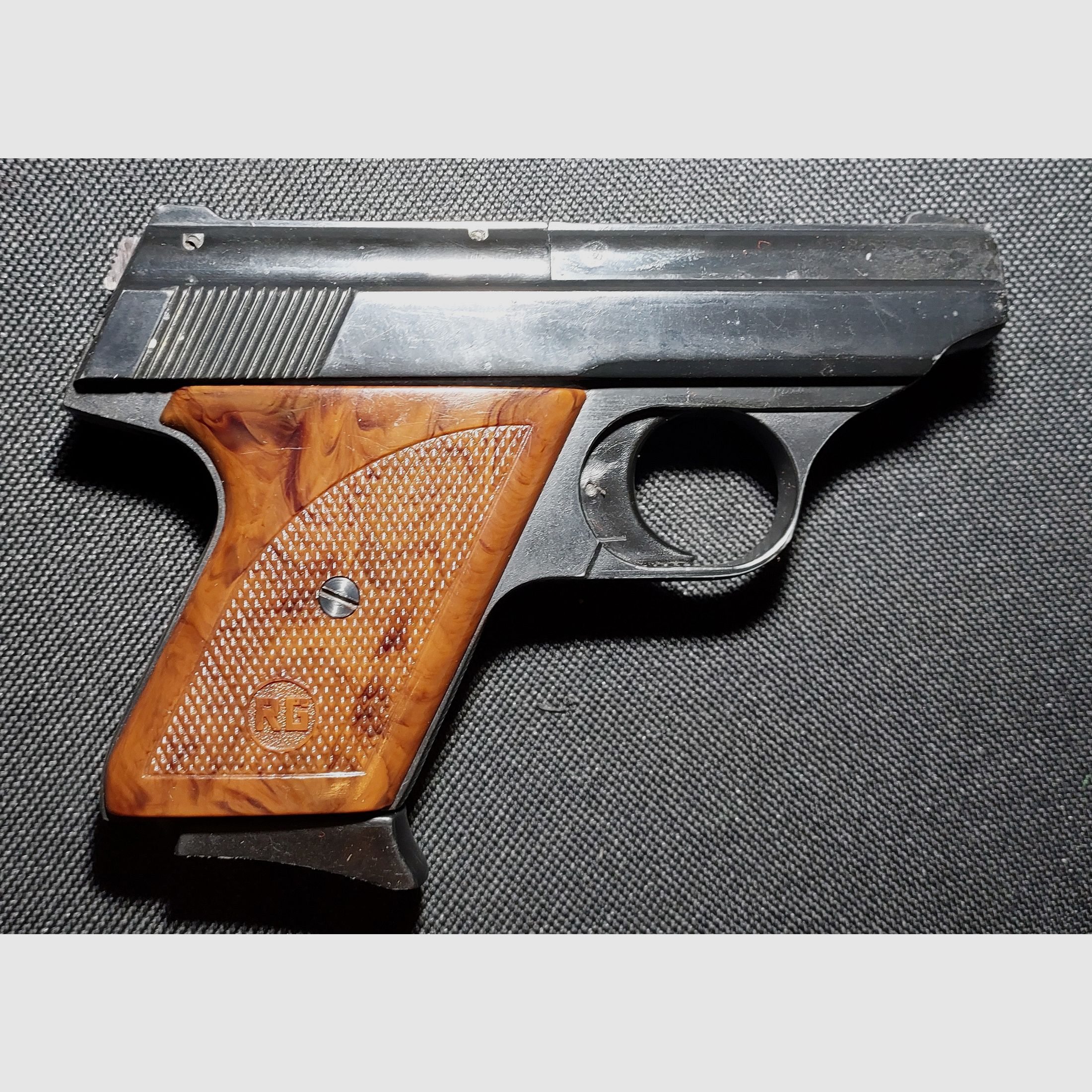 Röhm RG8 (RG 8) Pistolet à blanc Cal. 8mm OVP (PTB 154) RARE !