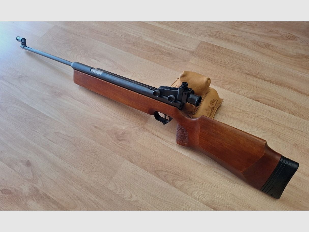 Karabin pneumatyczny Haenel 312 z bocznym naciągiem