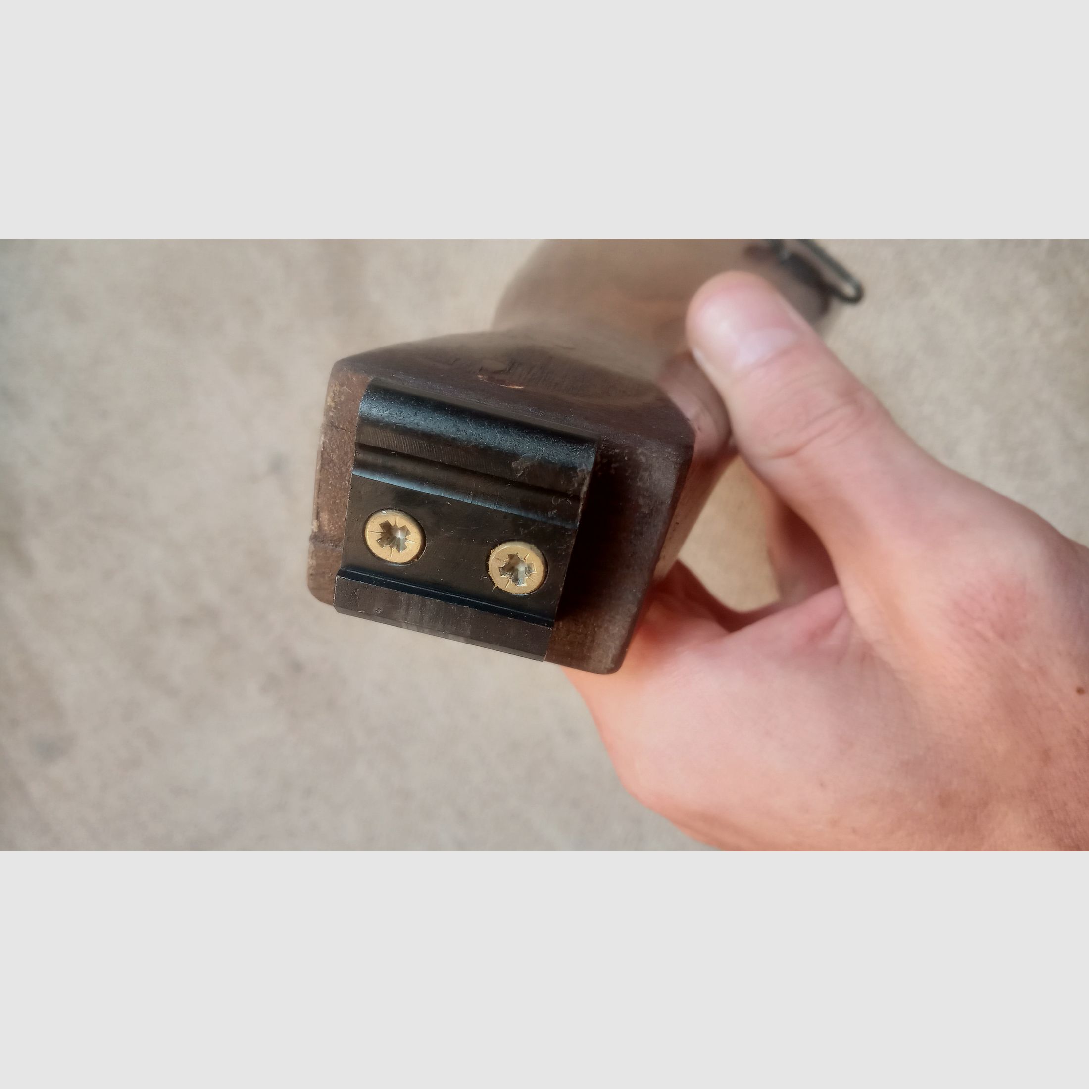 Madera de AK ruso con adaptador para rifle de CO2 Yunker en aspecto de culata fija AK74