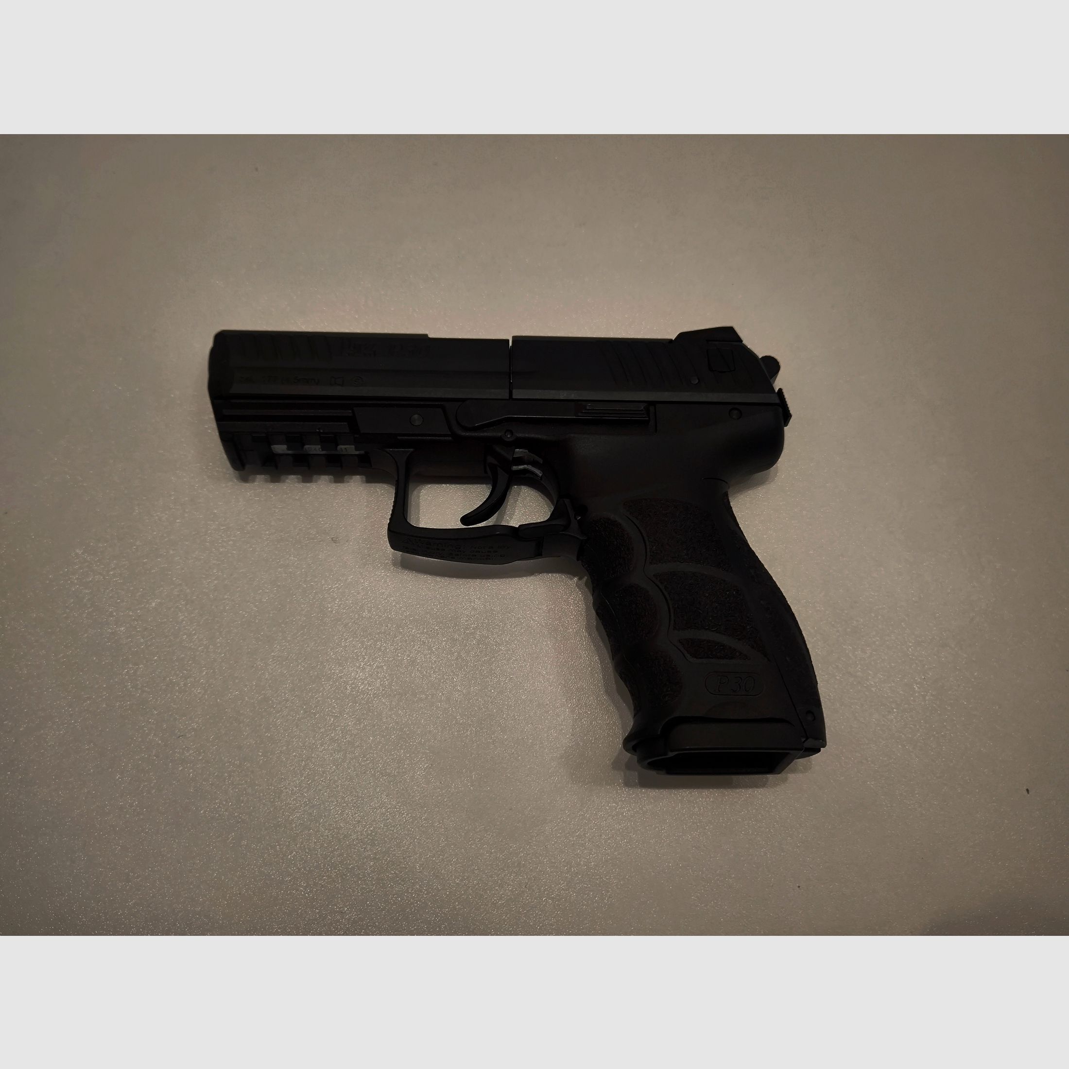 H&K P30 CO2 air pressure pistol