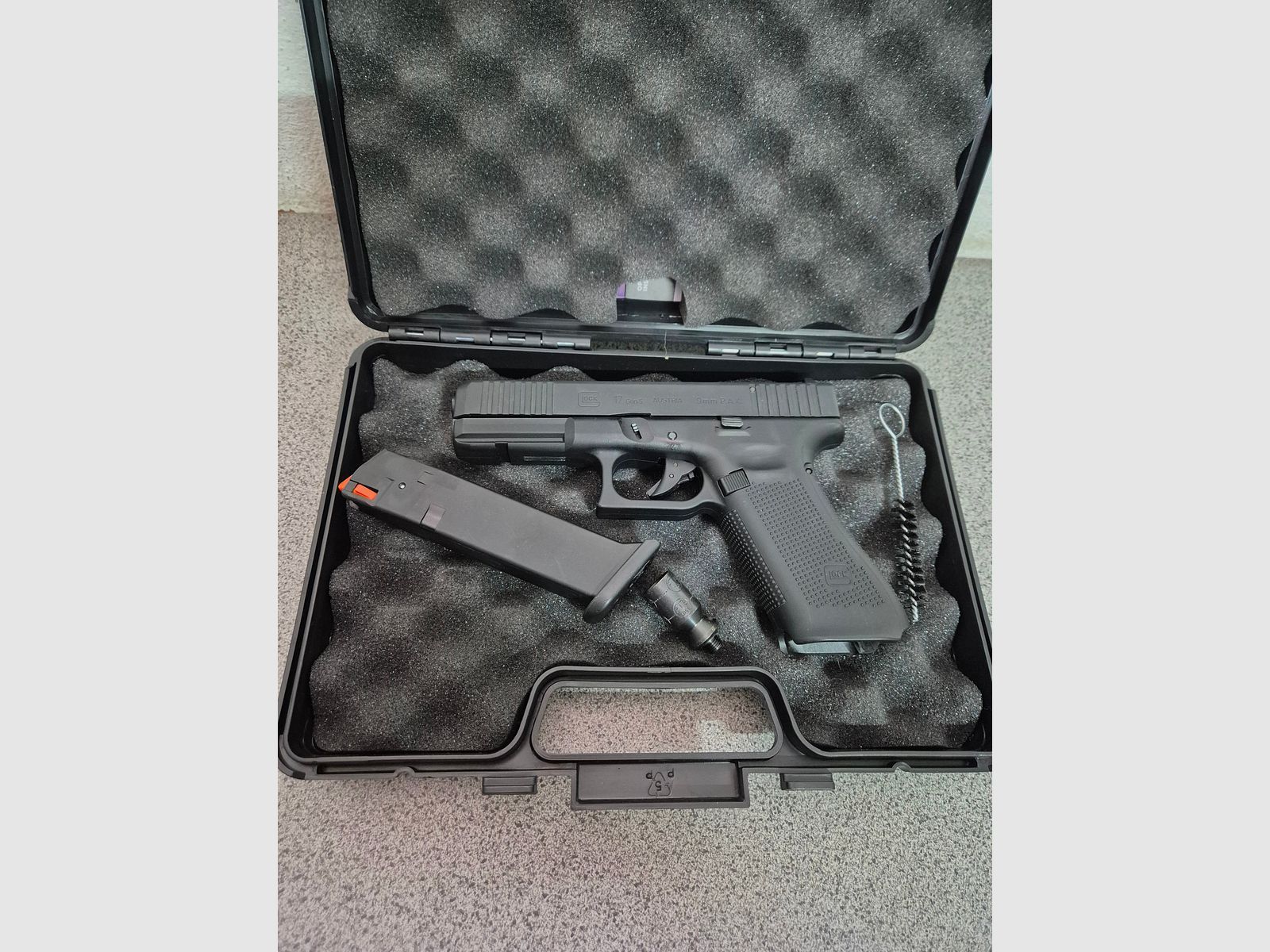 Glock17     PAK 