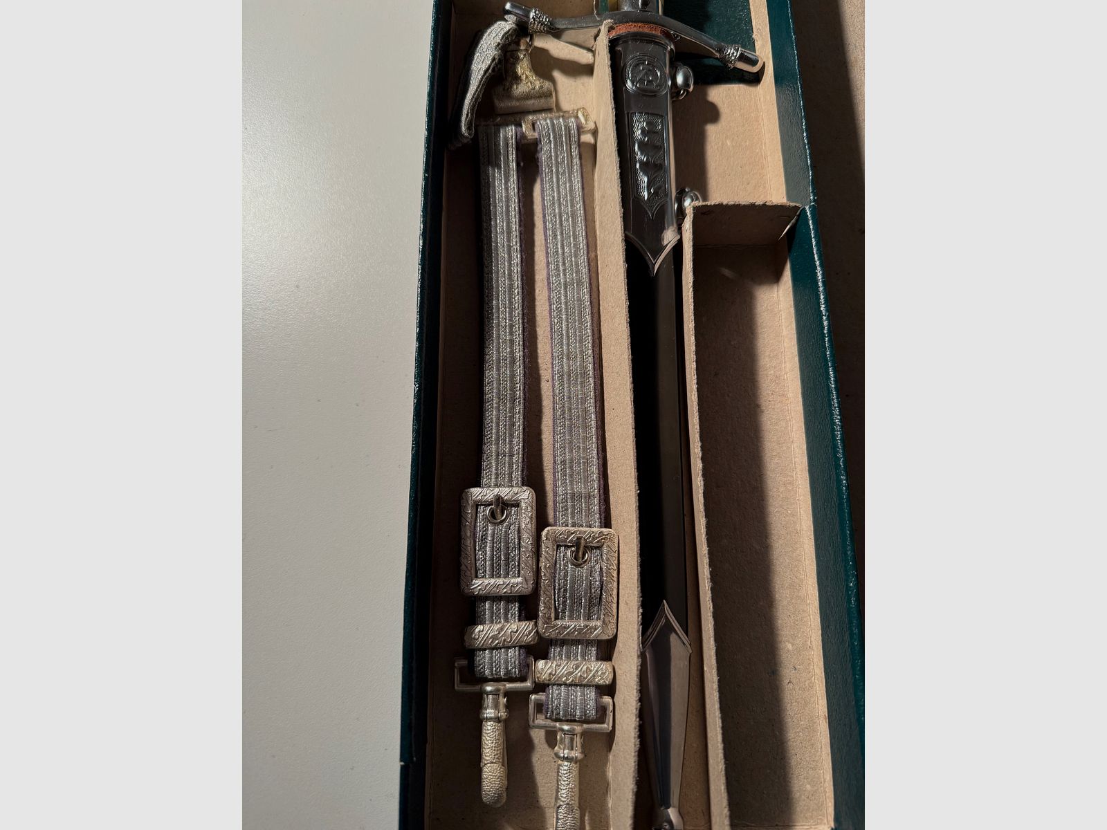 NVA Ehrendolch mit Garantieurkunde