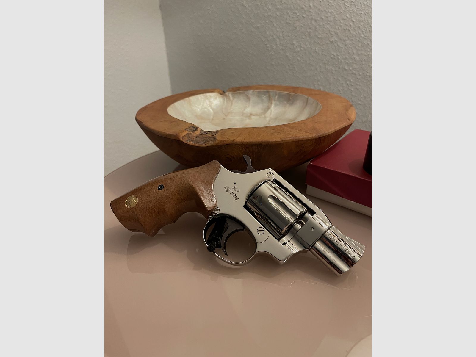 Pistolet d'alarme Mercury M1 9mm chromé avec poignée en bois, emballage d'origine