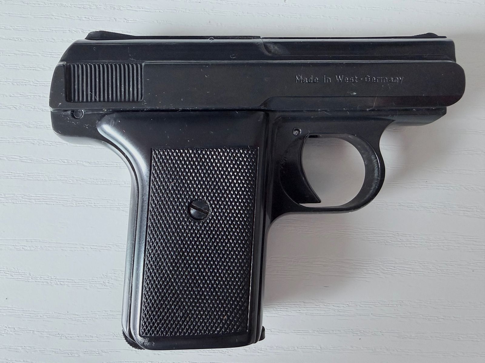 Reck P 6 S 8mm pistolet à gaz et à pétard avec gobelet de lancement en boîte d'origine objet de collection