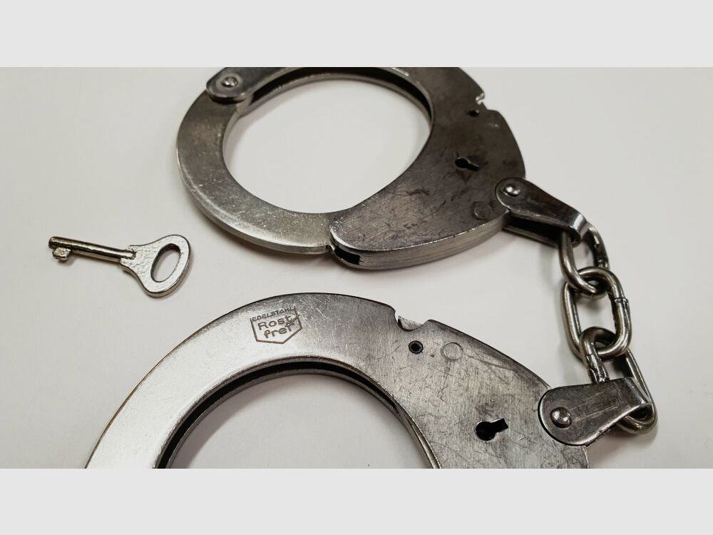 CLEJUSO Clemen & Jung e.K. Handcuff CLEJUSO No. 12 R, stainless steel handcuff, made in Germany, used