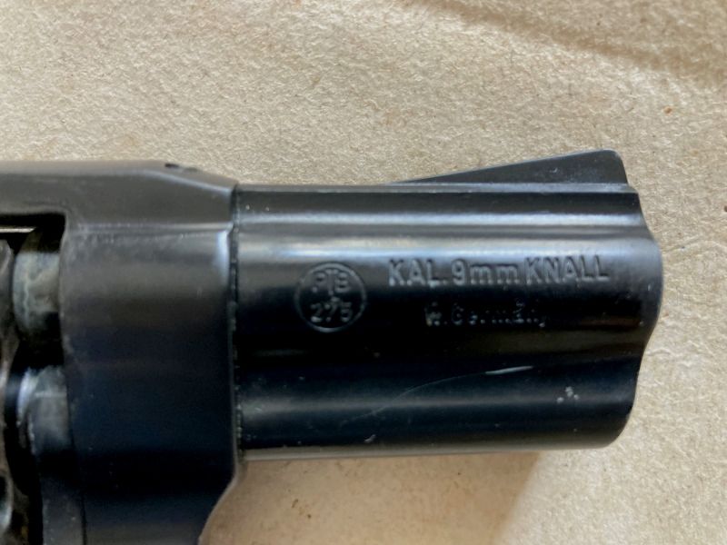 Röhm RG69 revolver a salve brunito (PTB 275) Rg 69 tamburo in acciaio con impugnature in legno Röhm Combat