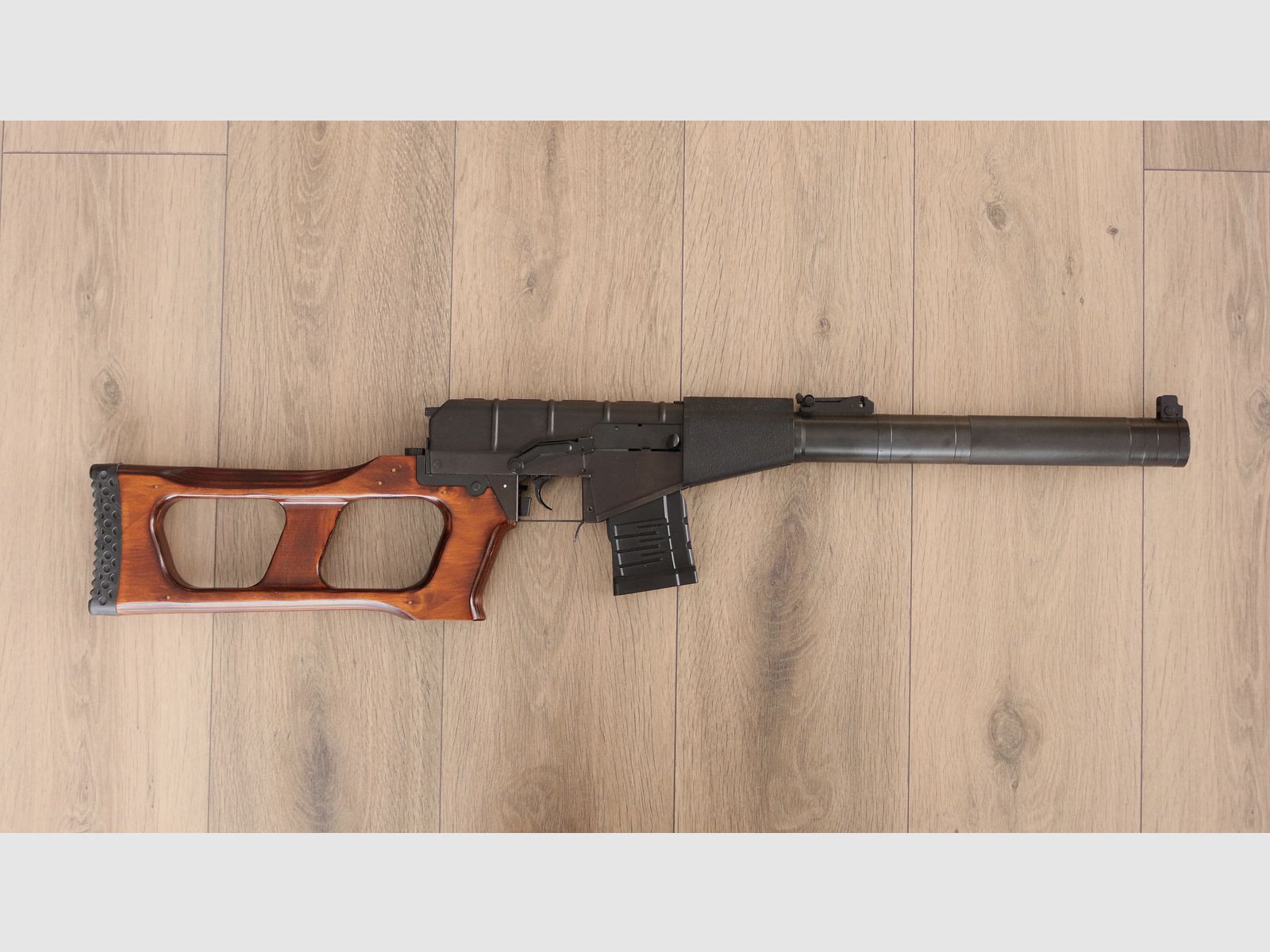 LCT VSS Vintorez AEG Airsoft Gewehr <0,5J.