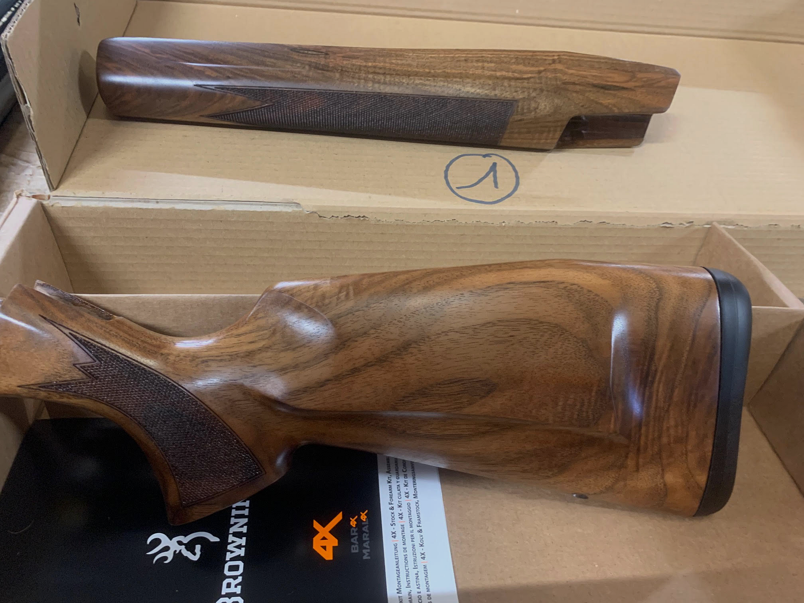 Geradezugrepetierer Browning Maral 4x Action Hunter - Holz, Bild 19 von 20