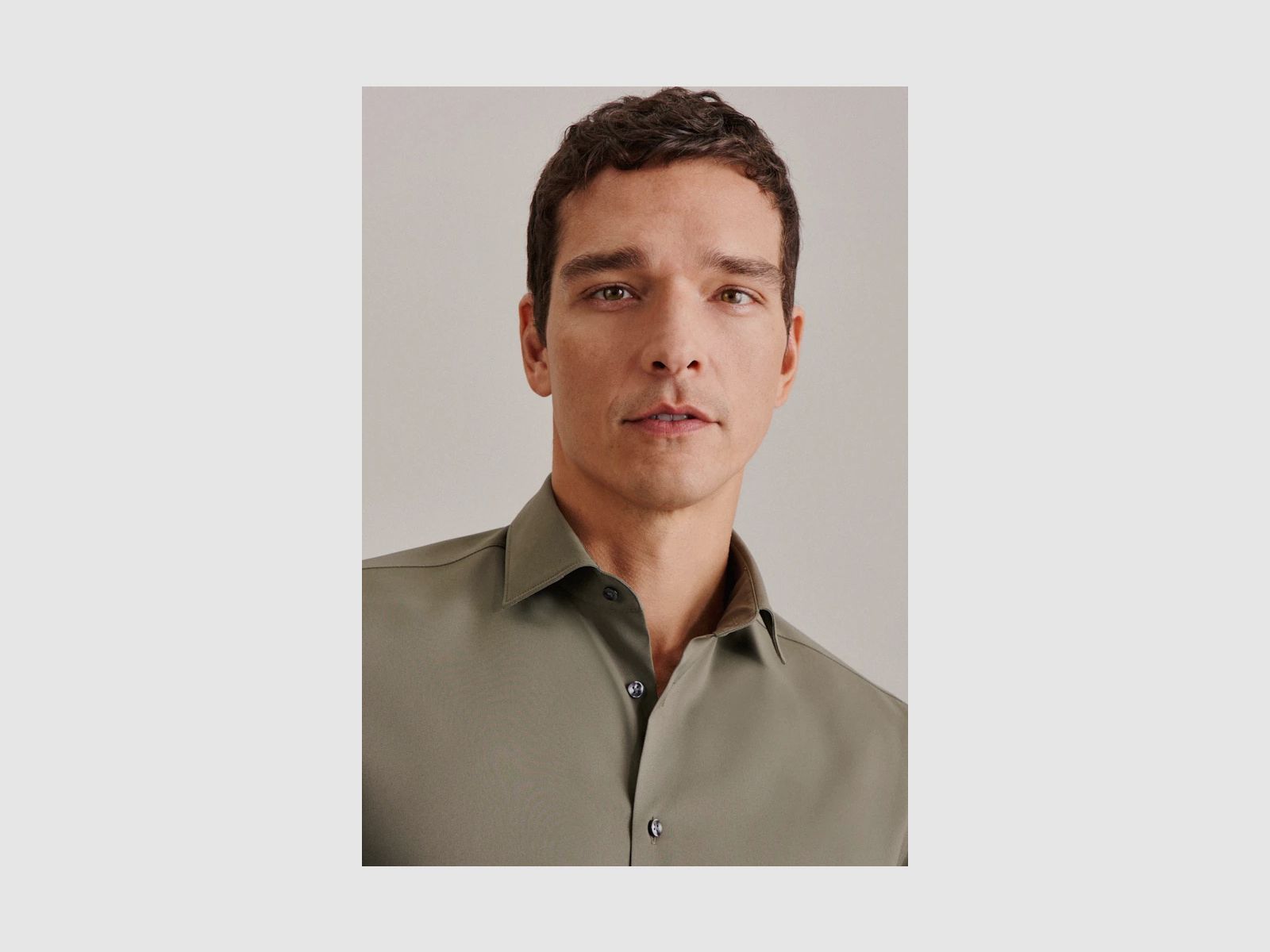 SEIDENSTICKER Twill performance shirt in slim with Kent collar green