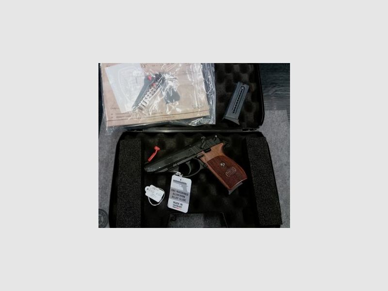 Mauser HSR Kal. .22 l.r., Holzgriffschalen