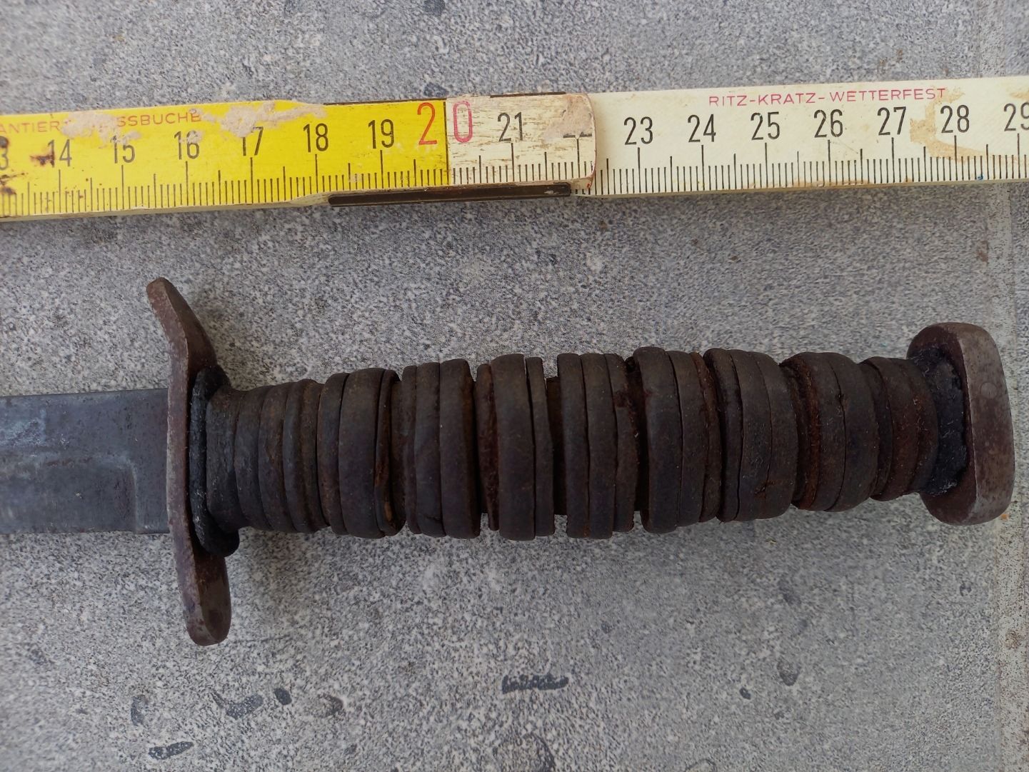 Oryginalny nóż okopowy WKII US.M3/Kampfmesser z pochwa US.M8