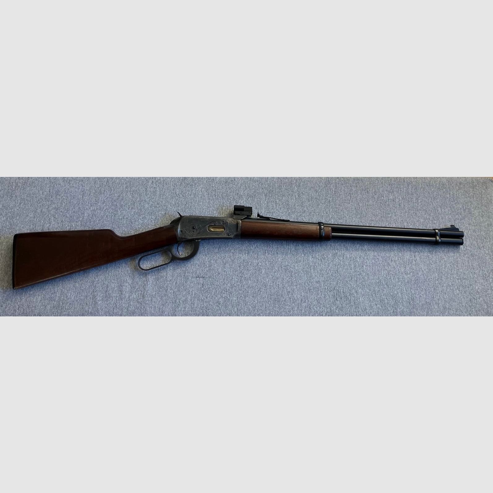 Winchester karabinek lever-action Model 94 kaliber .30-30 rarytas z celownikiem punktowym Tornado