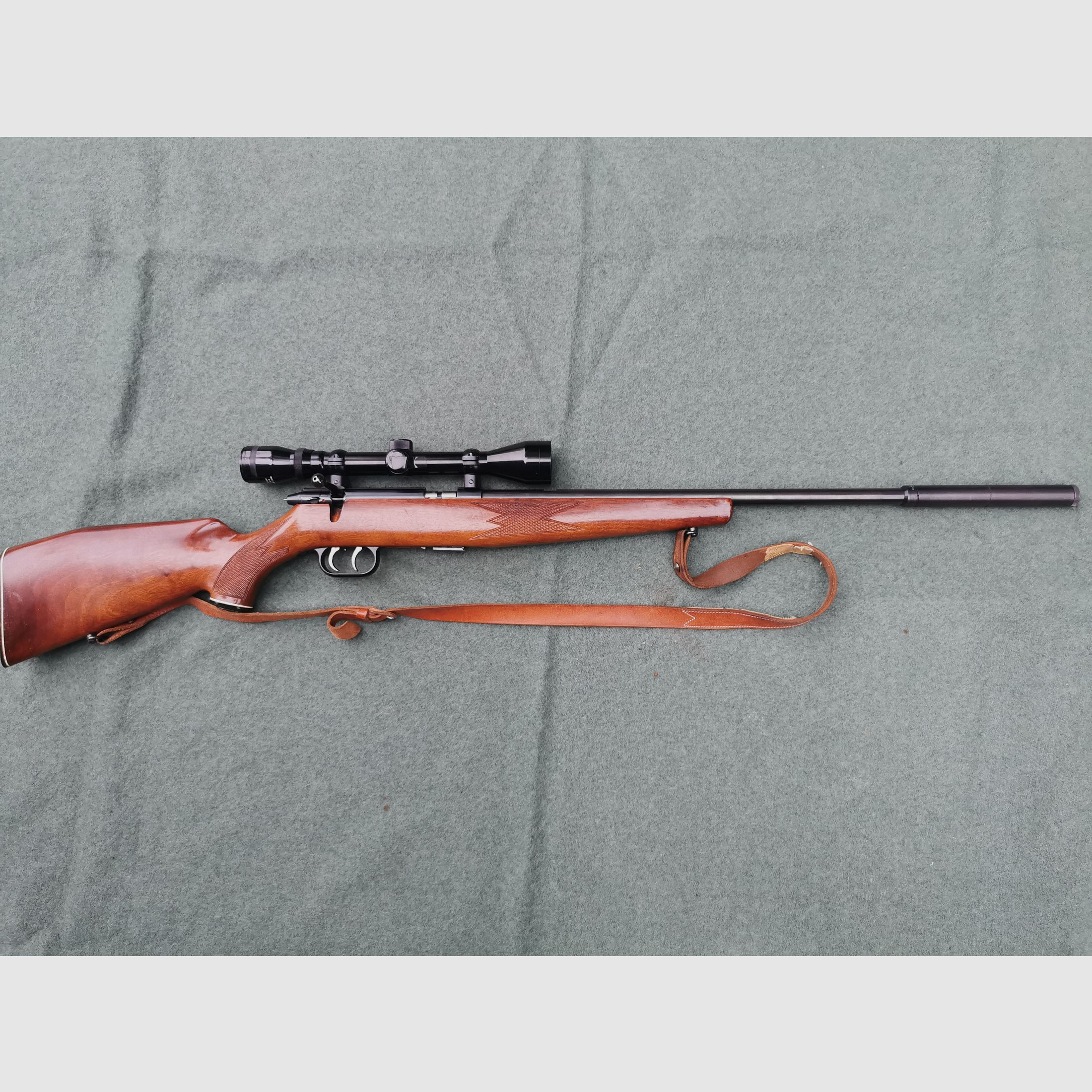 Repetierbüchse Kriegeskorte KK mit Tasco 6x40 und Schalldämpfer