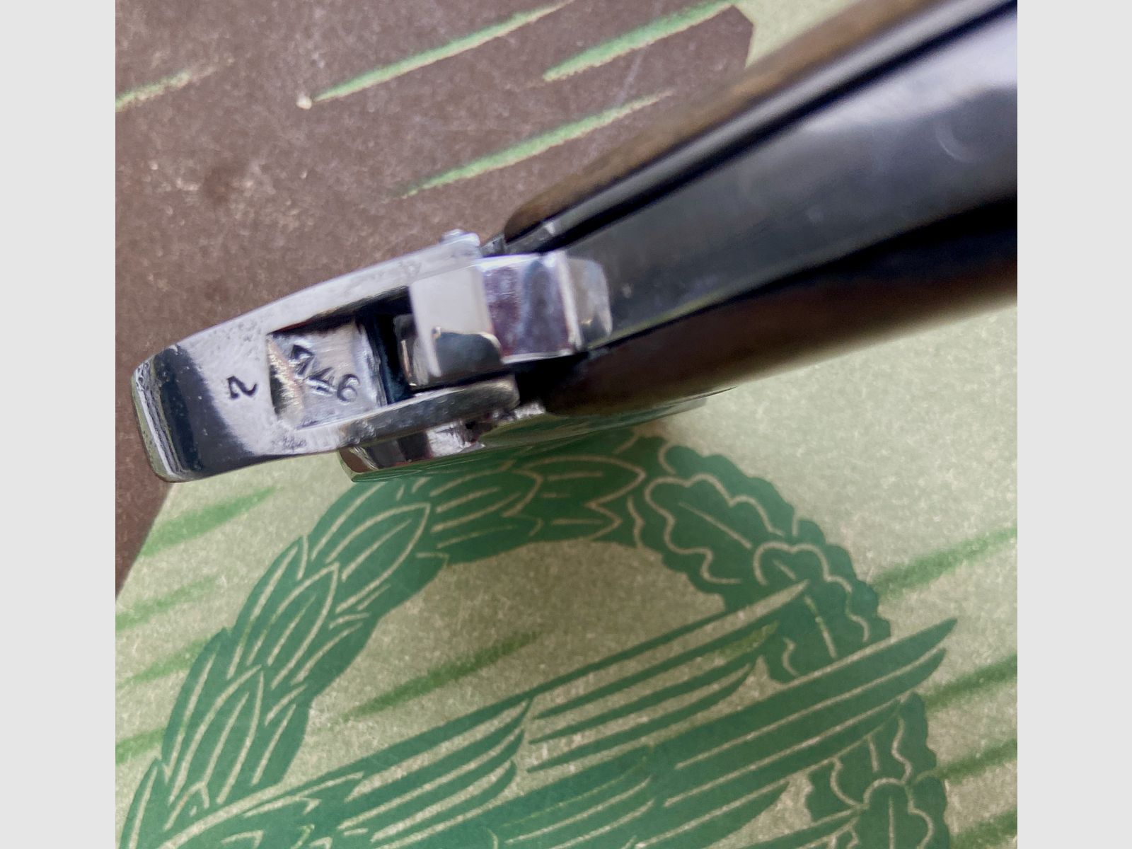 Nóż pilotów Luftwaffe z II wojny światowej; 1. model - nie do rozłożenia, z linką zabezpieczającą