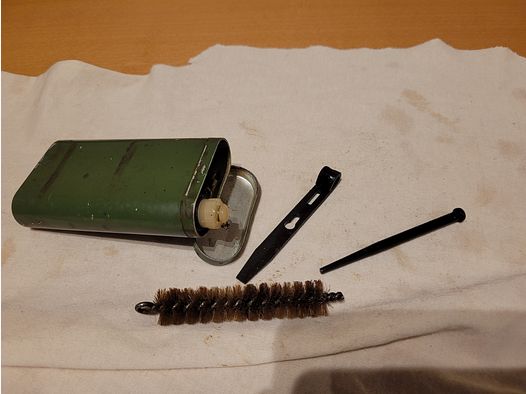 RG57 NVA Kalschnikov AK47 Reinigungsbox