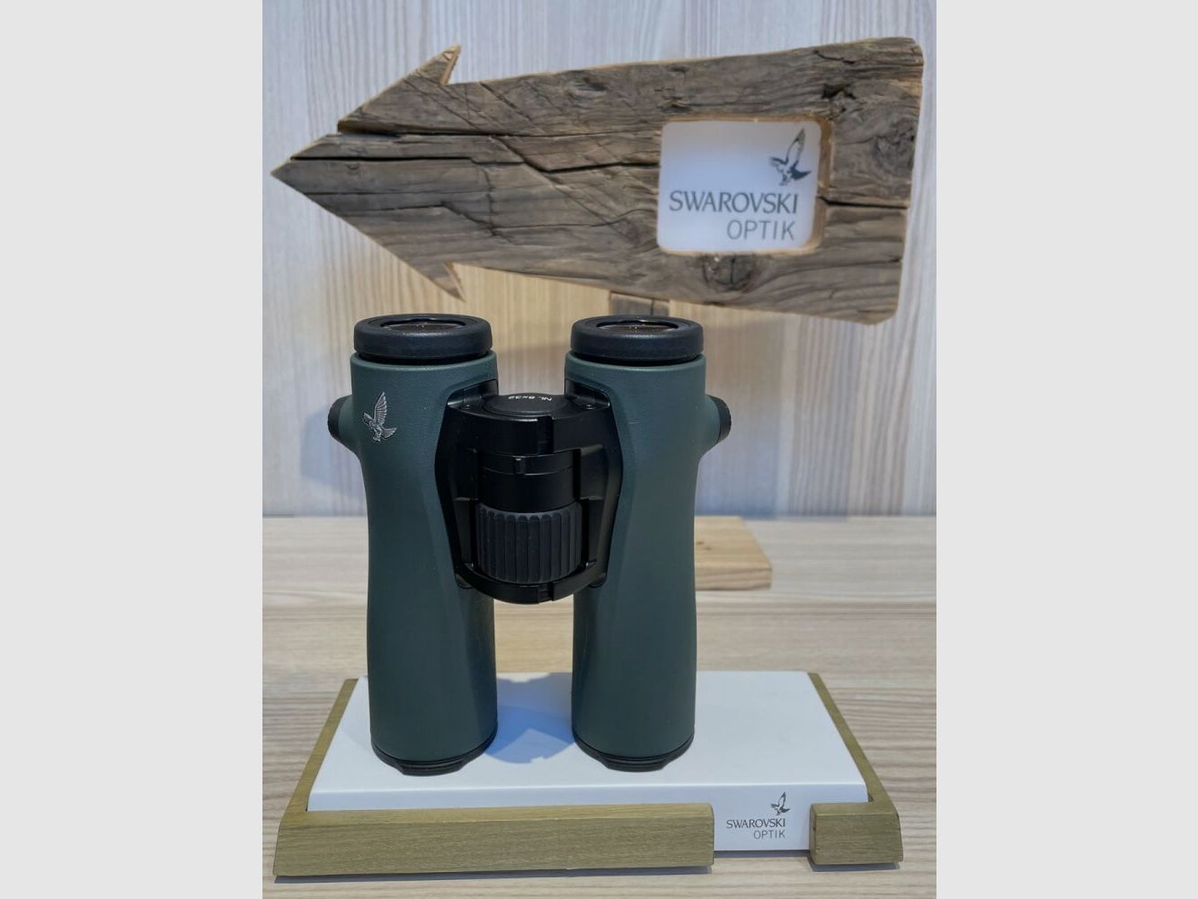 SWAROVSKI OPTIK NL PURE 8x32 - ´EINS MIT DER NATUR´