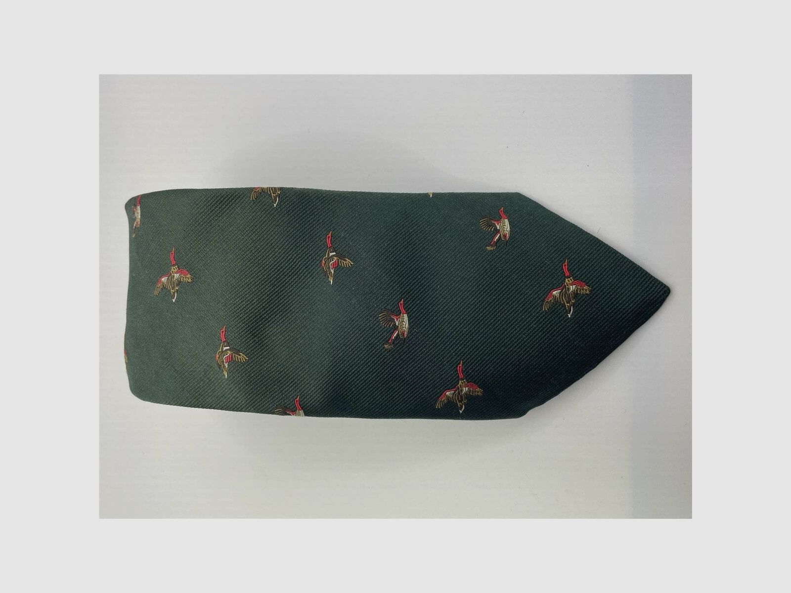 Robert Keyte tie 100% silk green motif duck