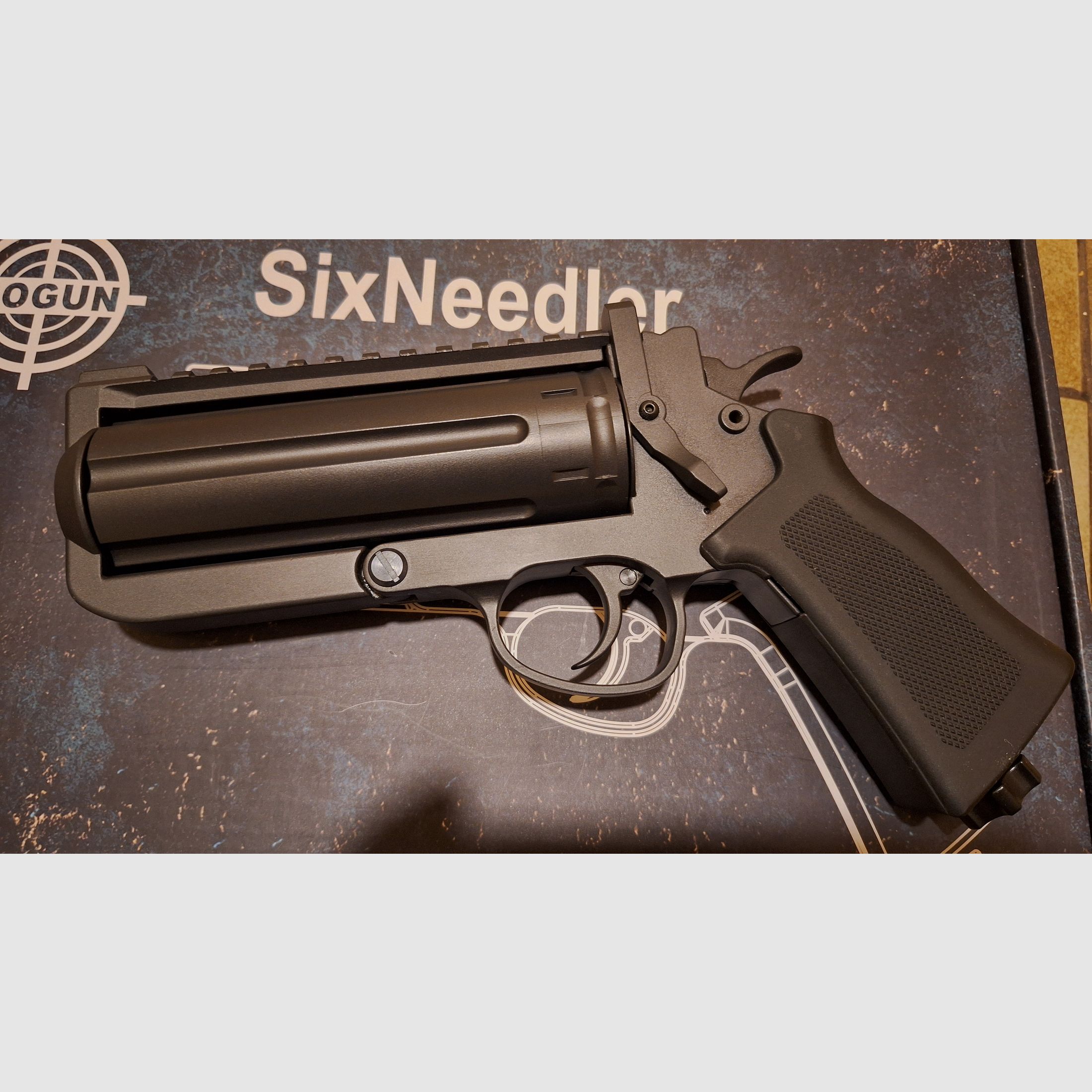 GoGun Revolver Six Needler Deluxe Kit + Red Dot + Diabolos TPU