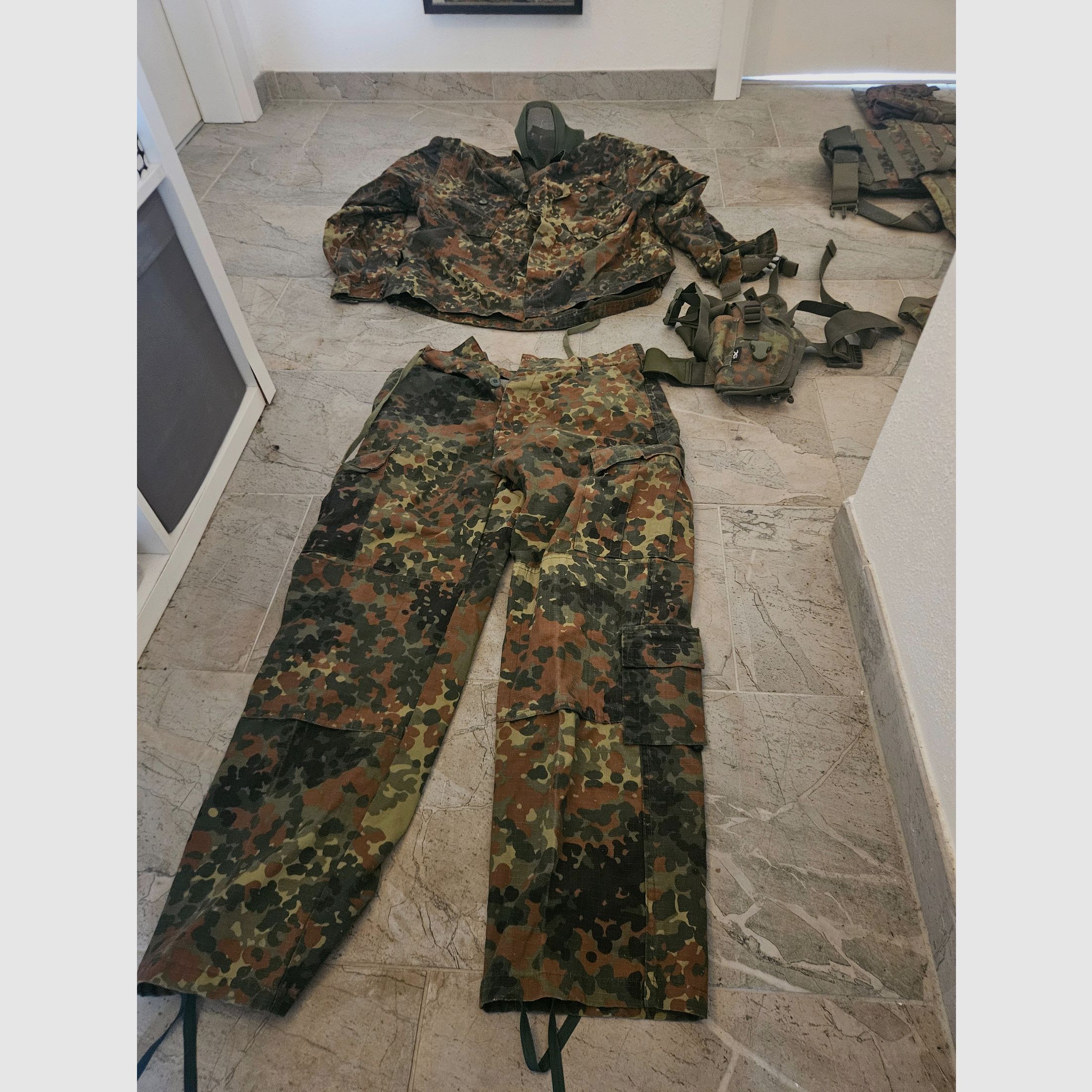 Großes Begadi S-AEG Starter-Set: MK16 (SCAR-L) & M4 M-LOK inkl. 10 Magazinen, Akkus & kompletter Flecktarn-Ausrüstung, Bild 14 von 15