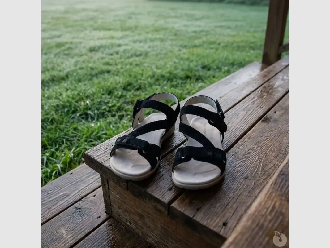 Sandali da donna comfort con velcro in pelle e TPR neri, immagine 5 di 9