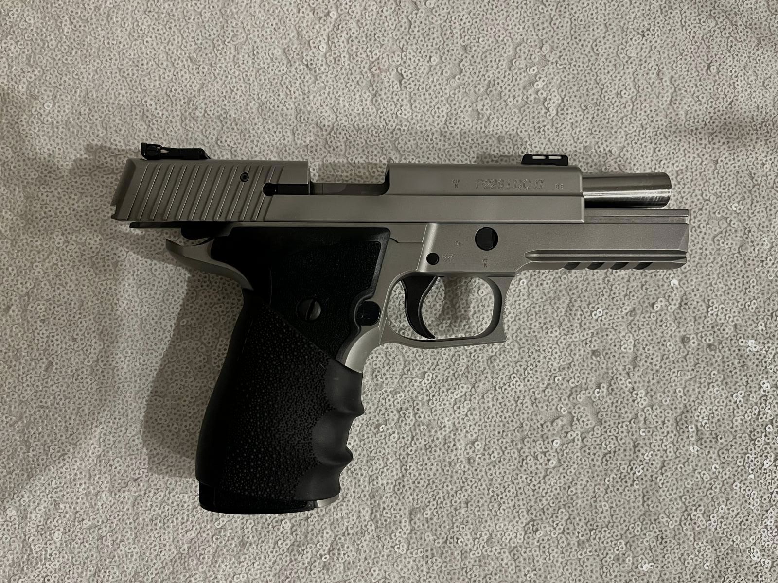 SIG Sauer P226 LDC II – 9 mm – Made in Germany – incl. .22 l.r. conversion system