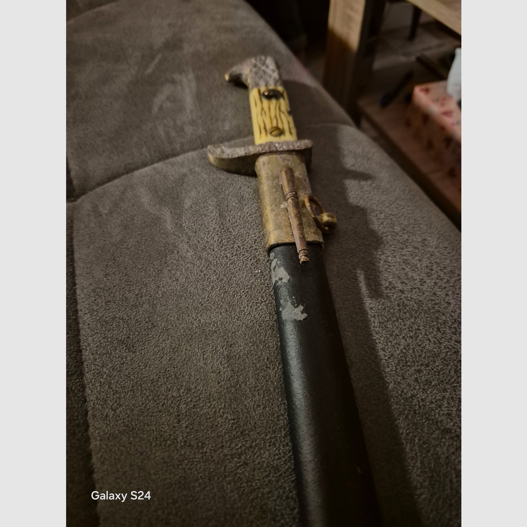 ÉPÉE D'HONNEUR OU FUSIL LATÉRAL 1943