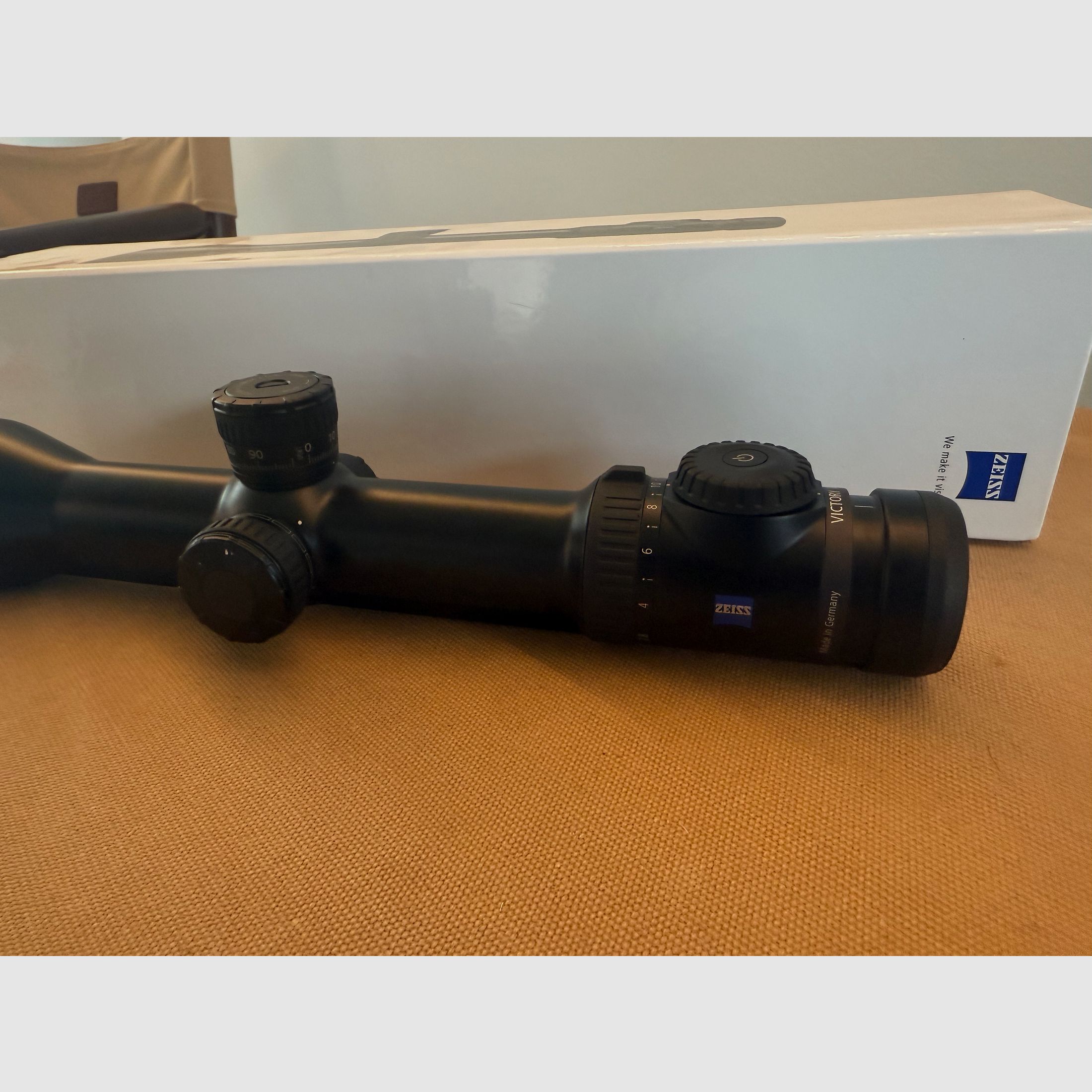 ZEISS Victory V8 2,8 – 20 × 56 | ASV | Parallaxe | Schiene | Absehen 60 | NEUWERTIG