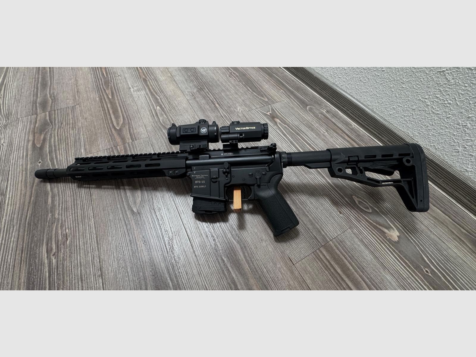 BTS AR15 calibro 300 BLK Blackout con grilletto Match e ottica Vector