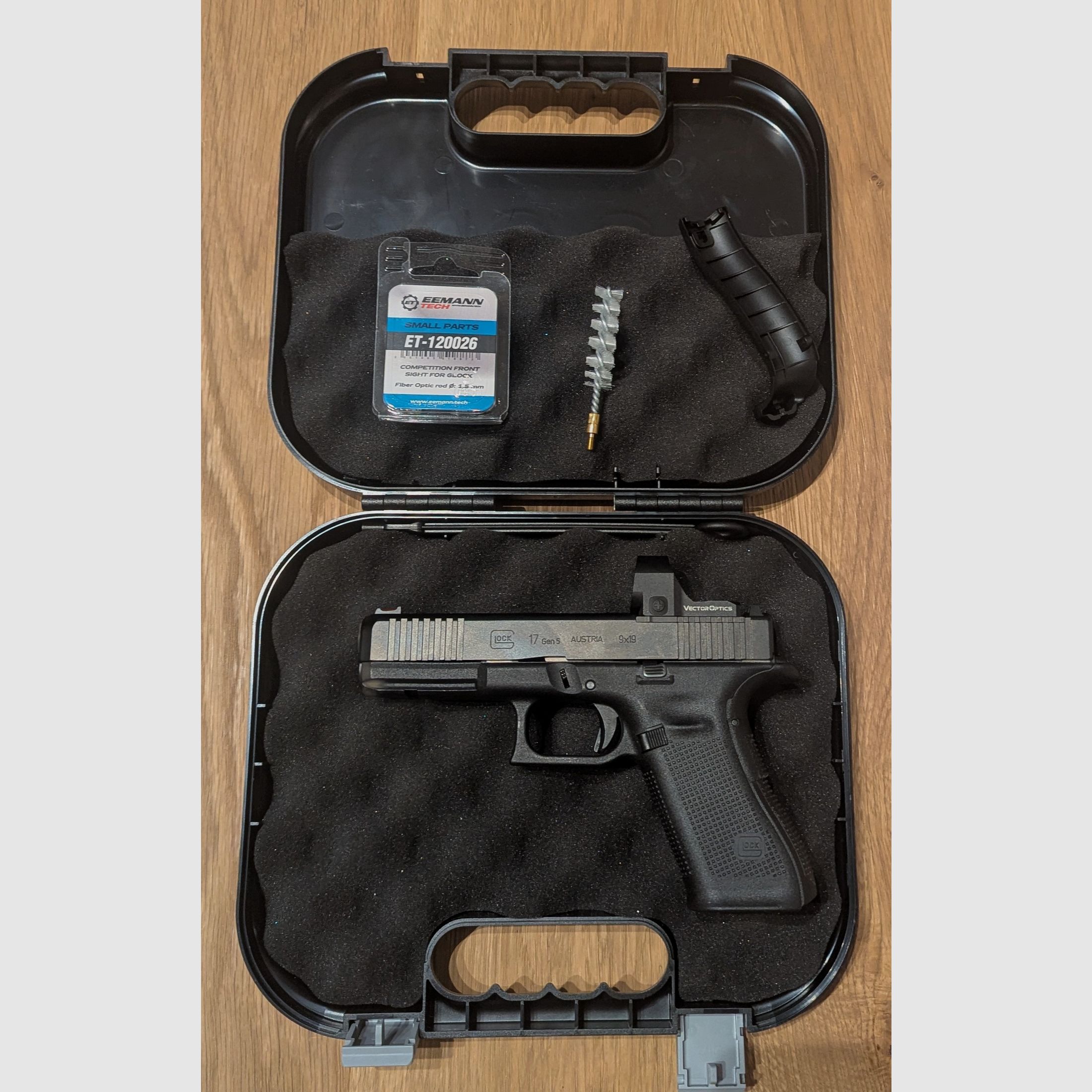 Glock 17 Gen 5 MOS + 4 Magazine + Holster