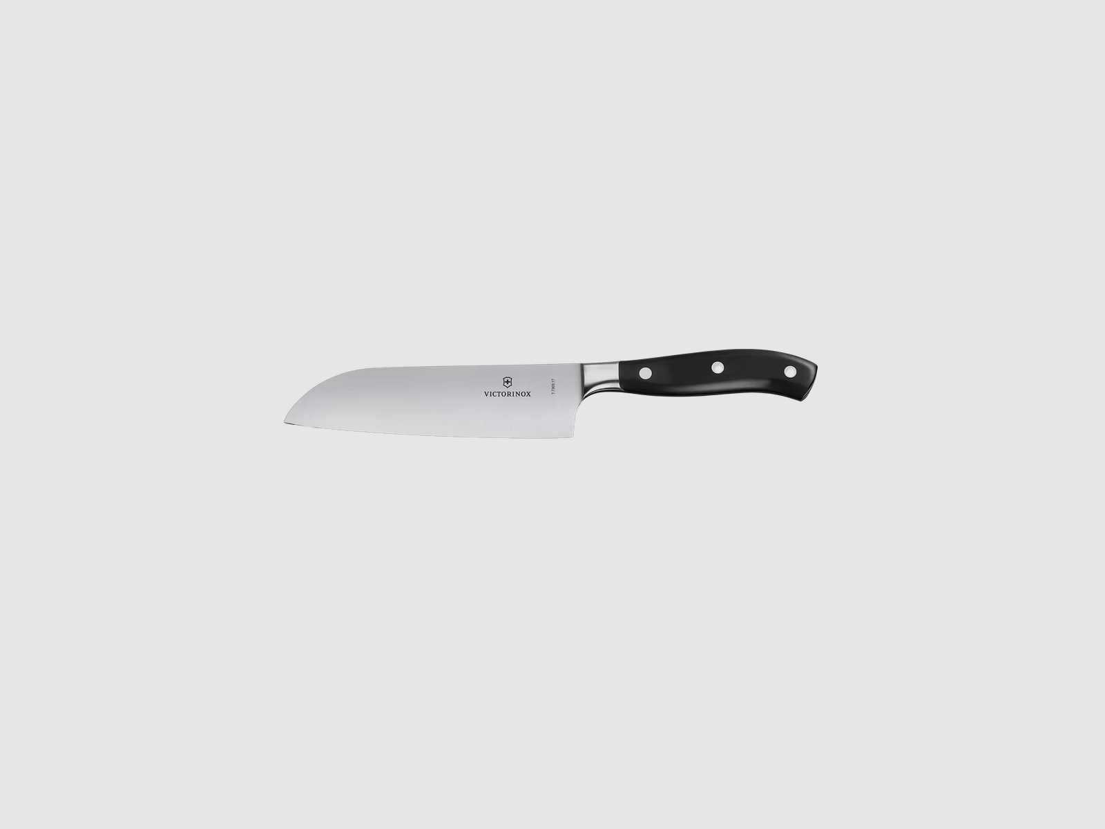 Coltello Santoku Victorinox Grand Maitre 17cm nero