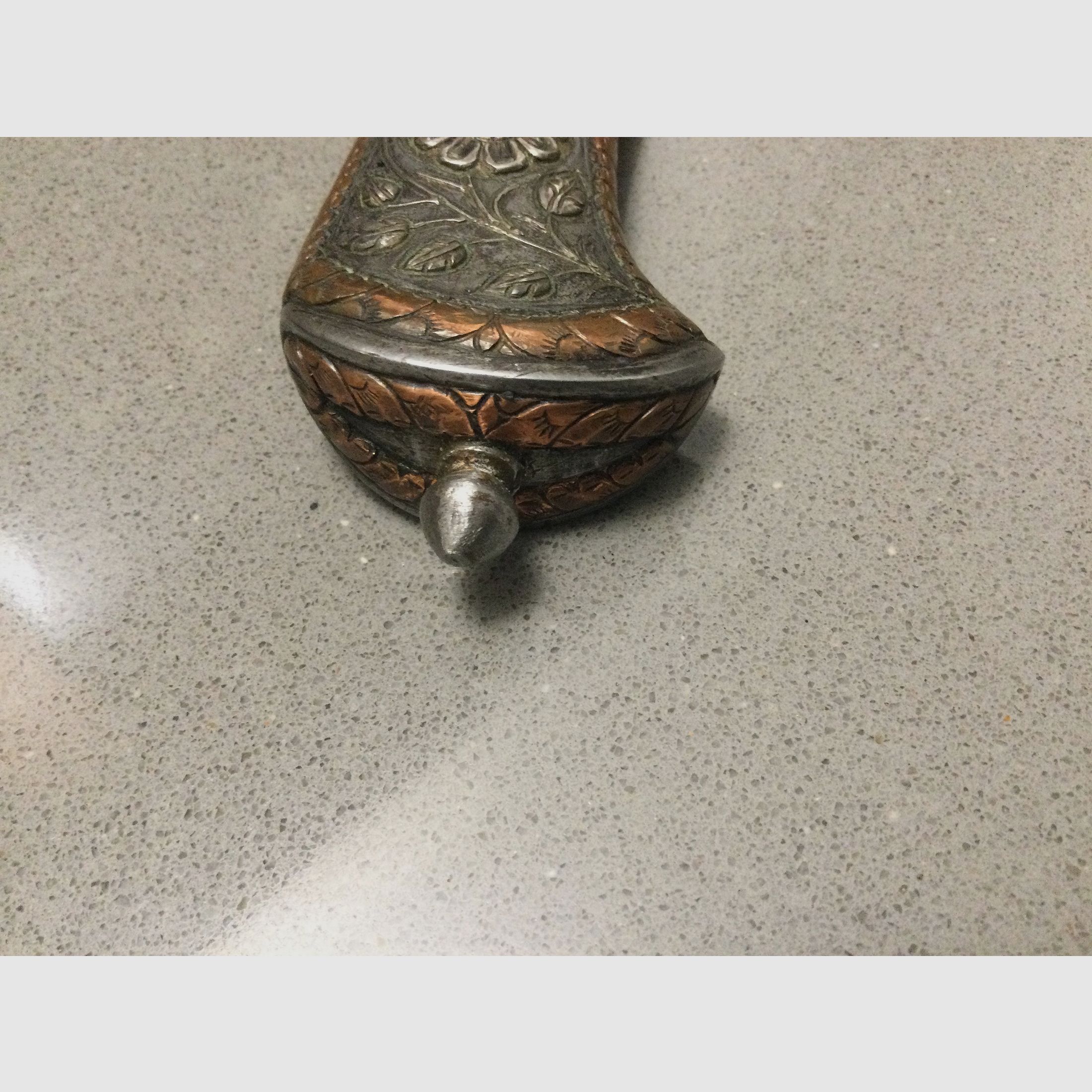 Hermoso cuchillo antiguo, daga, antigüedad, hoja de Damasco