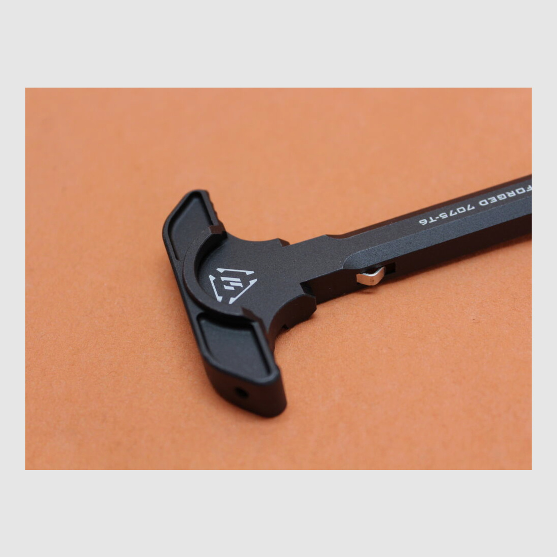 Strike Industries AR-15: Charging Handle Assembly STRIKE Latchless Ambidextrous (SIARSLCHBK)/ beidseitig bedienbar