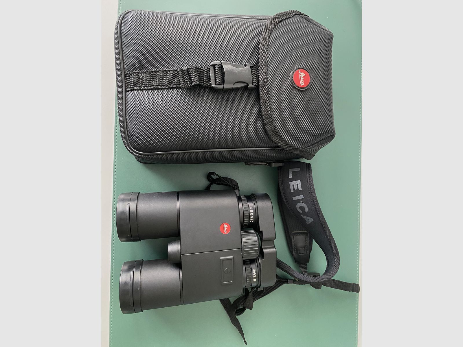Leica Geovid 8x42 R Fernglas mit Entfernungsmesser