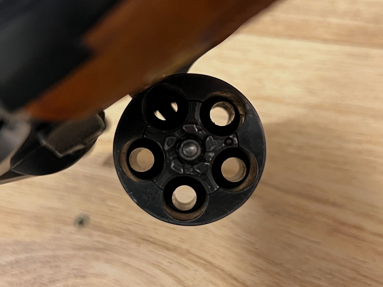 ERMA ER 66 M20 4mm, pero como pistola de fogueo PK