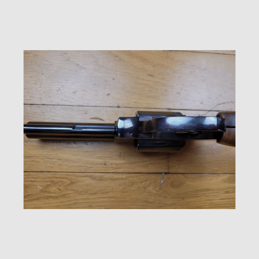 Sehr schöner Revolver Manurhin MR73 Police 4 Zoll – .357 Mag – Herstellung Manurhin Serie C von 1980 – schöner Brünierung – Lauf und Kammern spiegelnd – enger Durchmesser 355′ – einer der »echten« MR73 Sammlerstücke! – TBE, Bild 6 von 17
